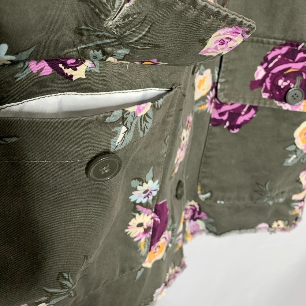 Levi’s Floral Printed Field Jacket - Picture 6 of 13